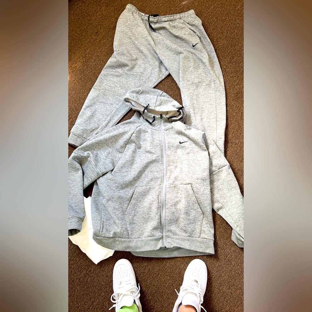 Nike dri fit sweatsuit